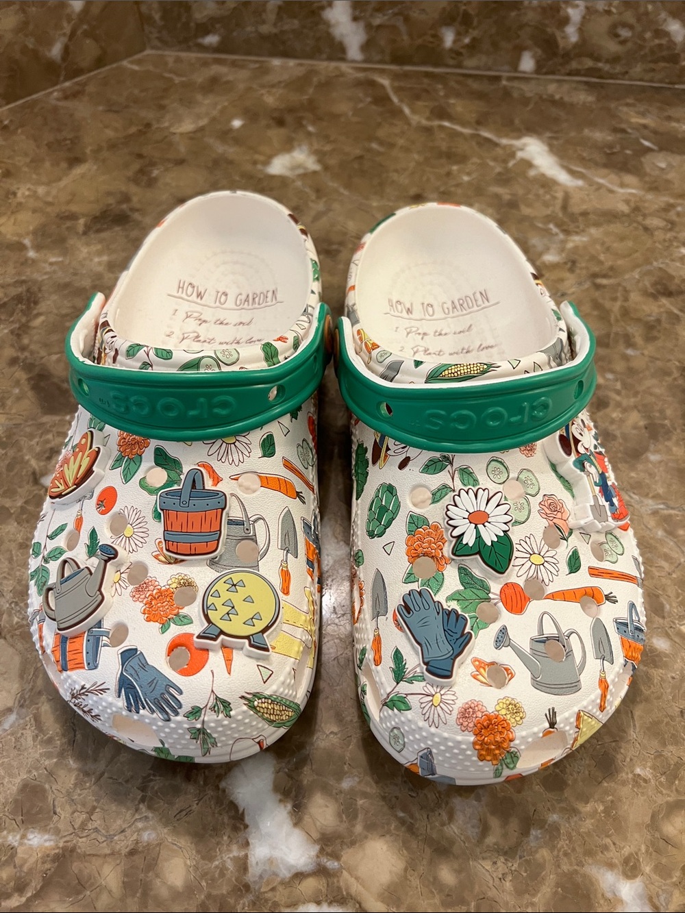Crocs Women’s Disney Mickey Mouse Flower and Garden Festival size 6